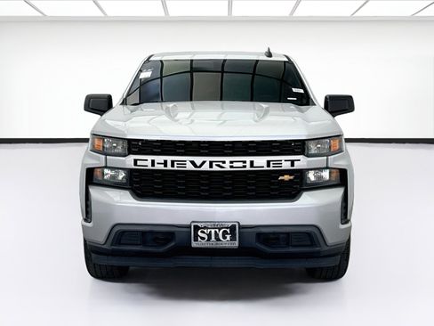Used 2020 Chevrolet Silverado 1500 Custom w/ Custom Value Package RWD image 2