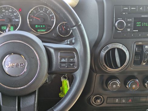 Used 2018 Jeep Wrangler Unlimited Sport S image 20