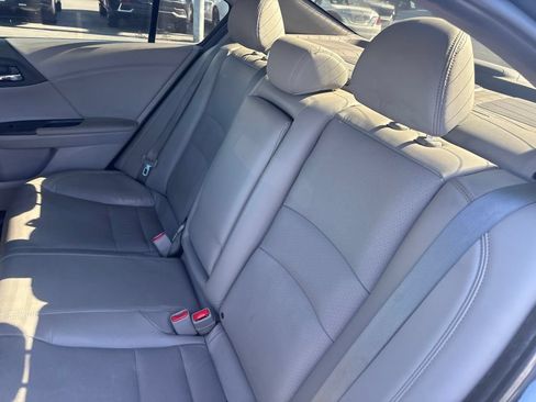 Used 2017 Honda Accord EX-L image 12