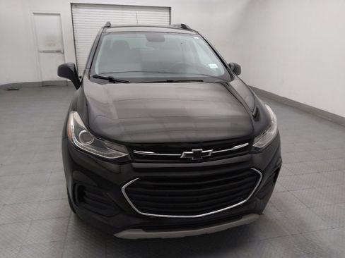 Used 2020 Chevrolet Trax LT w/ LT Convenience Package FWD image 14