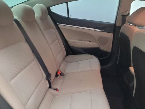 Used 2019 Hyundai Elantra SE image 19