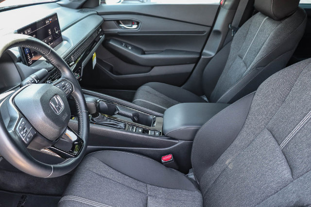 Used 2025 Honda Accord Sport image 19