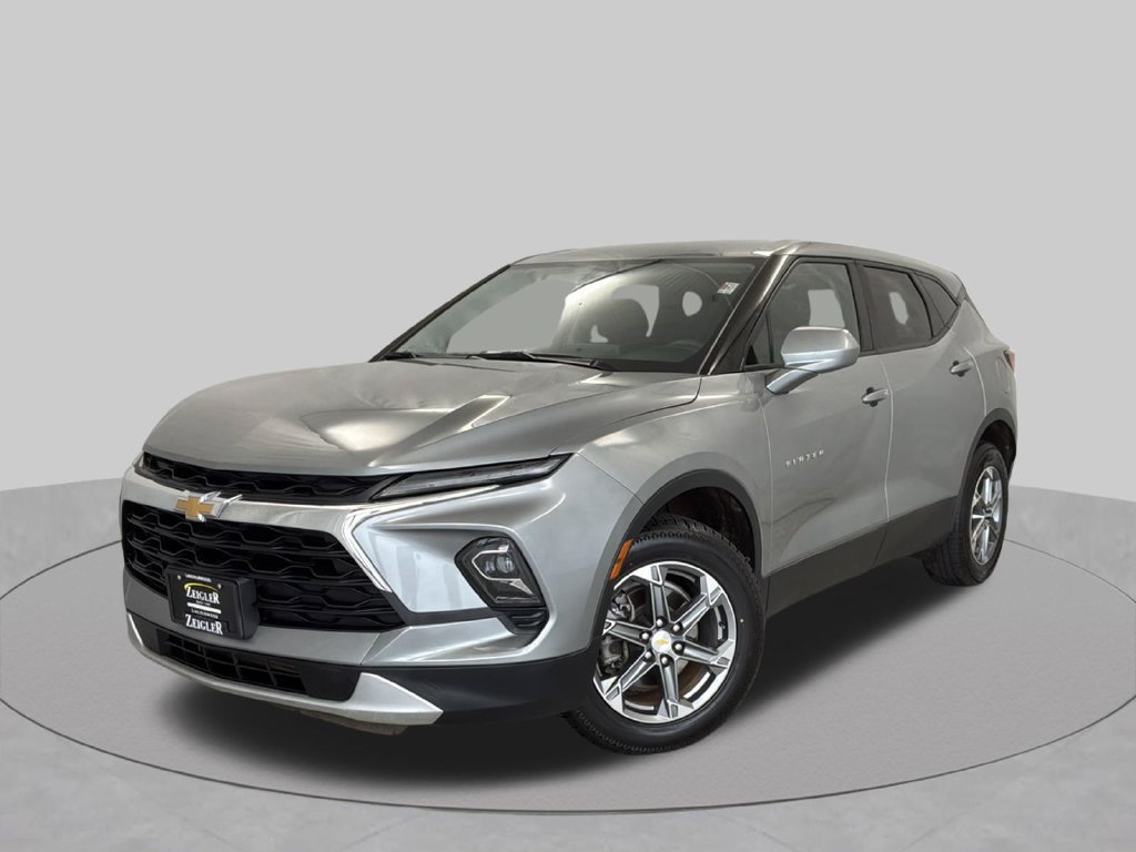 Used 2023 Chevrolet Blazer LT w/ Driver Confidence Package AWD/4WD image 2