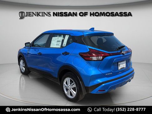 Certified 2025 Nissan Kicks Play S FWD image 6