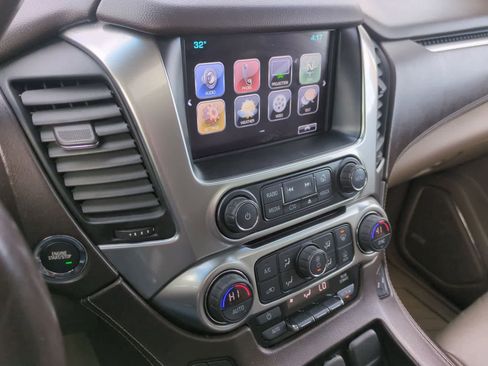 Used 2017 Chevrolet Suburban LT w/ LT Signature Package image 28