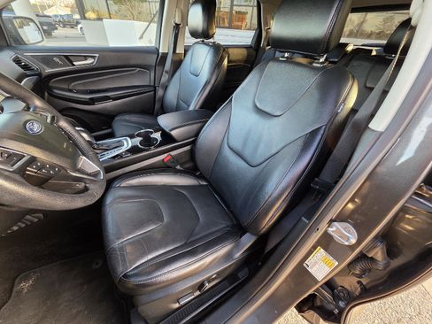Used 2018 Ford Edge Titanium w/ Technology Package image 35