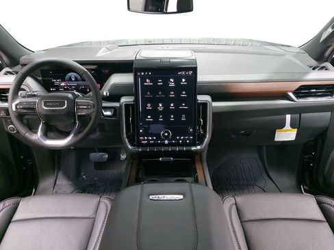 New 2026 GMC Yukon Denali w/ LPO, Floor Liner Package AWD/4WD image 9