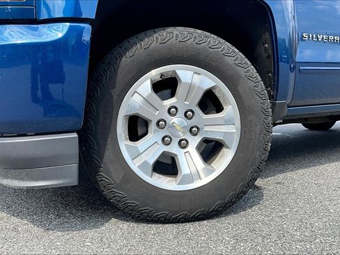 Used 2018 Chevrolet Silverado 1500 LT w/ All Star Edition image 4