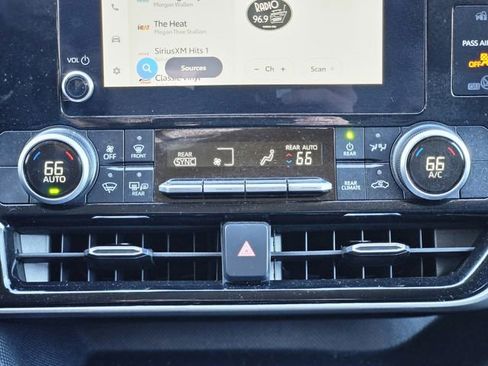 Used 2024 Toyota Highlander LE image 24