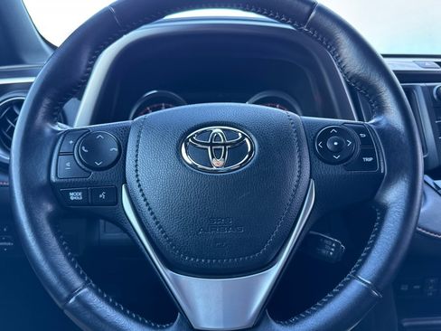 Used 2016 Toyota RAV4 SE image 23