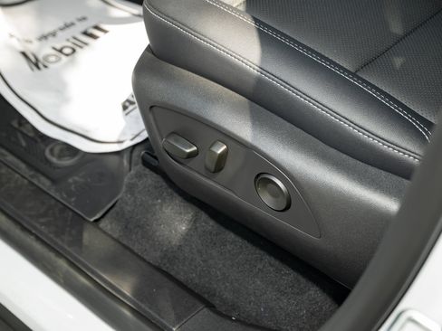 New 2026 Chevrolet Traverse LT w/ Driver Confidence Package image 15