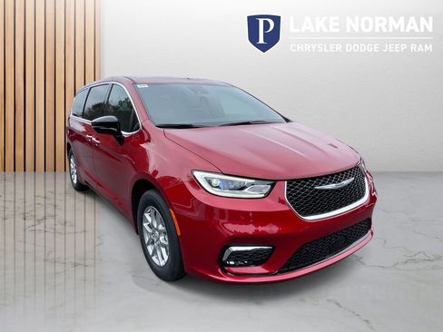 New 2026 Chrysler Pacifica Select FWD image 2