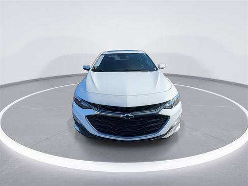 Used 2023 Chevrolet Malibu LT image 3