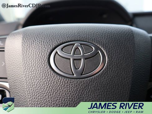 Used 2025 Toyota Camry SE image 26