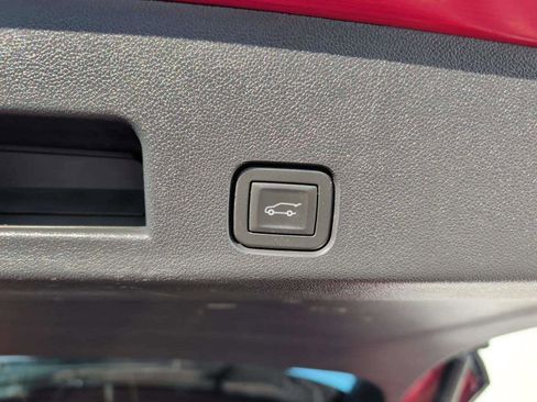 Used 2025 Buick Enclave Avenir w/ Super Cruise Package image 17