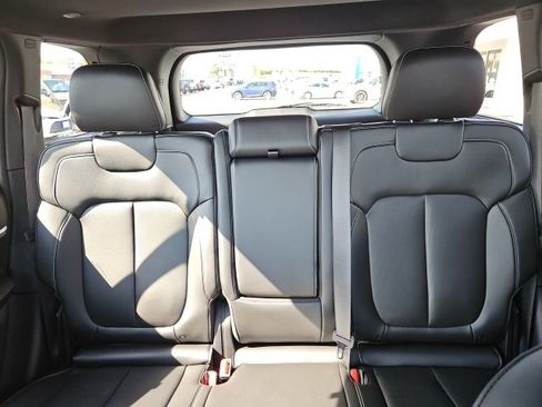 New 2025 Jeep Grand Cherokee Limited w/ Luxury Tech Group II image 36