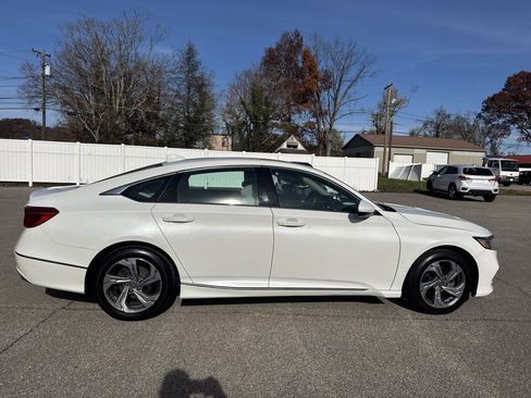 Used 2020 Honda Accord EX image 3