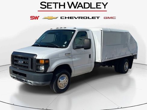 Used 2011 Ford E-450 and Econoline 450 Super Duty image 3