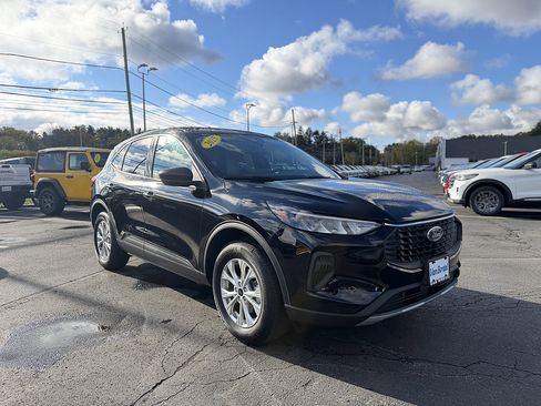 Used 2025 Ford Escape Active w/ Cold Weather Package AWD/4WD image 8
