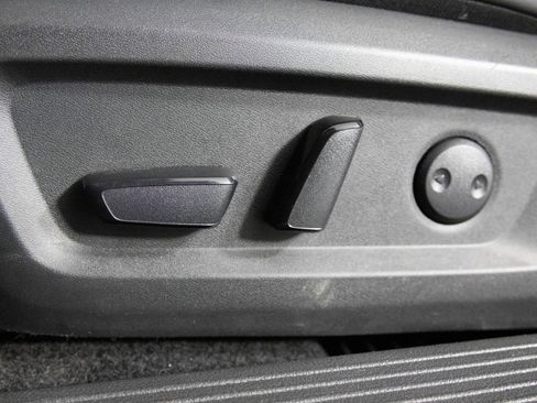 Used 2023 Nissan Rogue SV w/ SV Premium B Package image 19