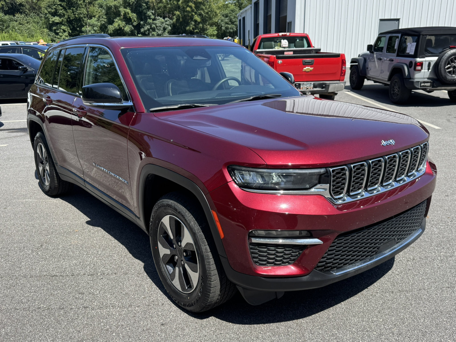 Used 2024 Jeep Grand Cherokee Limited 4xe AWD/4WD image 3