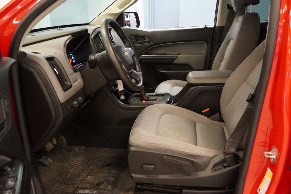 Used 2019 Chevrolet Colorado W/T w/ Custom Special Edition AWD/4WD image 4