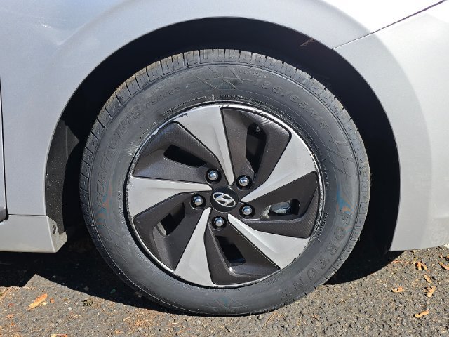 Used 2017 Hyundai Ioniq SEL FWD image 9
