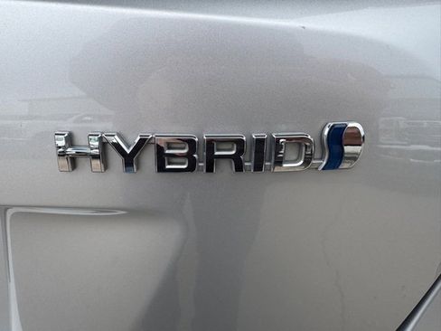 Used 2018 Toyota Prius Two w/ Prius Two Safety Plus Package image 32