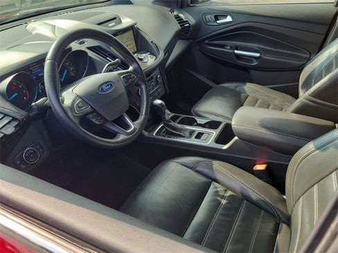 Used 2017 Ford Escape Titanium image 10