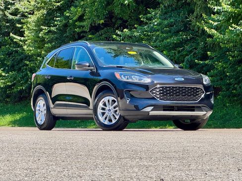 Used 2020 Ford Escape SE AWD/4WD image 2