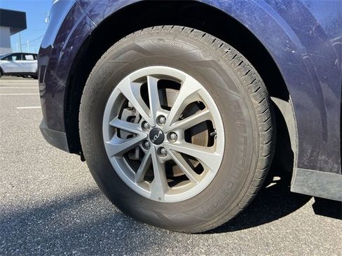 Certified 2024 Kia Carnival LX image 10