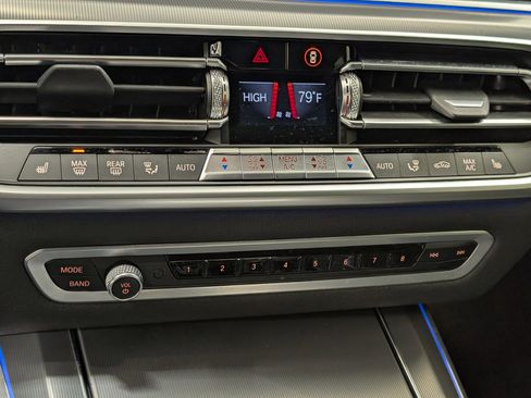 Used 2021 BMW X5 xDrive40i w/ M Sport Package image 27