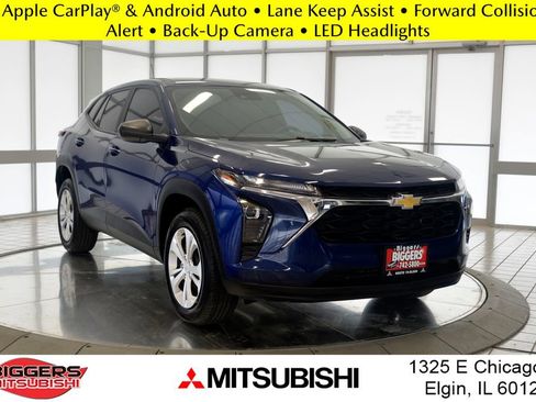 Used 2024 Chevrolet Trax LS FWD image 1