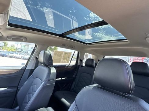 Certified 2024 Volkswagen Atlas SE w/ Panoramic Sunroof Package FWD image 10
