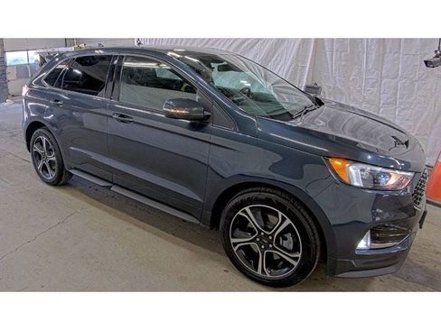 Used 2022 Ford Edge ST image 3
