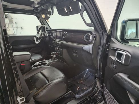 Used 2021 Jeep Wrangler Unlimited Sahara image 30