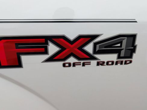 Used 2018 Ford F150 XLT w/ Equipment Group 302A Luxury AWD/4WD image 7