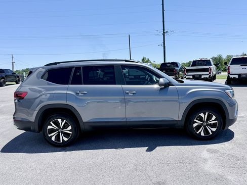 Used 2024 Volkswagen Atlas SE FWD image 6