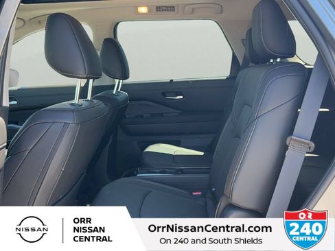 New 2026 Nissan Pathfinder SL w/ SL Premium Package FWD image 14