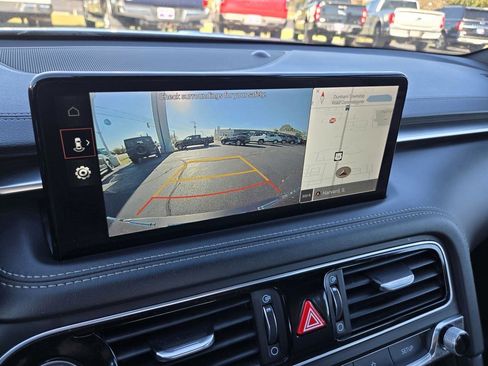 Used 2023 Genesis G70 2.0T image 9