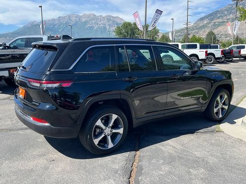 Used 2023 Jeep Grand Cherokee Limited w/ Luxury Tech Group II AWD/4WD image 8