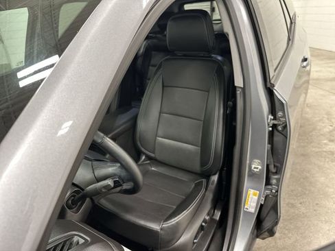 Used 2023 GMC Terrain SLT AWD/4WD image 15