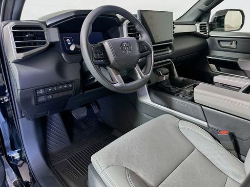 Used 2025 Toyota Tundra Limited AWD/4WD image 10
