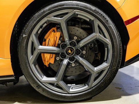 Used 2023 Lamborghini Huracan Tecnica image 29