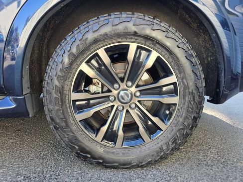 Used 2019 Nissan Armada Platinum w/ Captain's Chairs Package AWD/4WD image 6