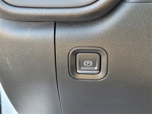 Used 2021 Chevrolet Silverado 1500 Custom image 21