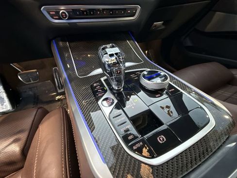 Used 2022 BMW X5 M50i image 21