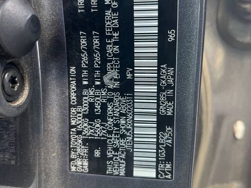 Used 2024 Toyota RAV4 XLE FWD image 9