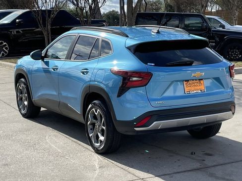 Certified 2025 Chevrolet Trax LT image 4