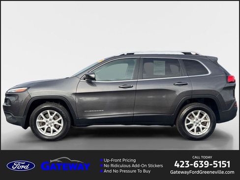 Used 2017 Jeep Cherokee Latitude w/ Safety/Convenience Group image 1